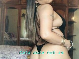 Cata_cute_hot_rs