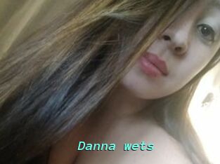 Danna_wets