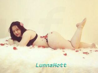 LunnaHott