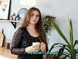 MiaDanielc