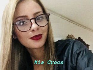Mia_Croos