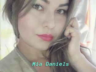 Mia_Daniels
