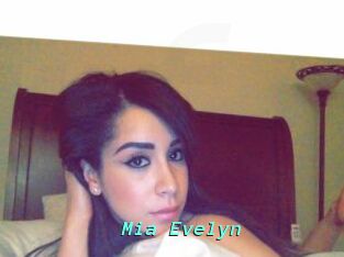 Mia_Evelyn